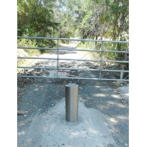 Customizable Versatile Manual Retractable Bollards For Security