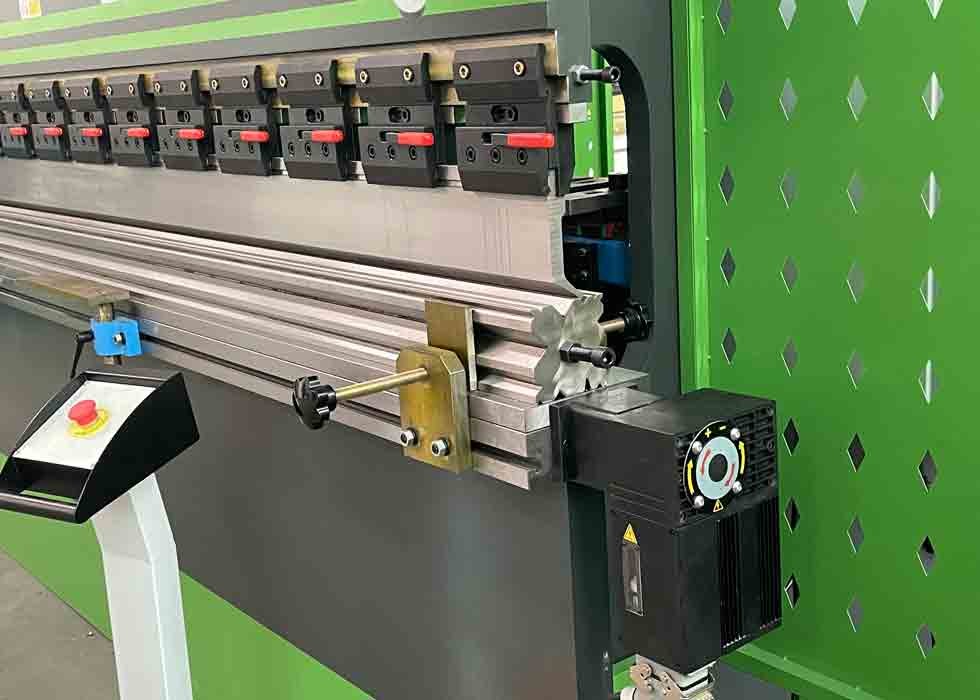 WC67K 160T 3200mm CNC Hydraulic Press Machine Tp10s Controller Auto Sheet Metal Bending Machine