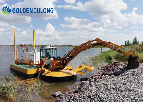 Amphibious Excavator Multifunction Dredgers For Waterways Cleaning And Sand