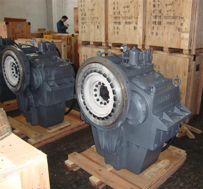 Center Distance 390mm Rated Thrust 140KN HC1250 Marine Engine Gearbox