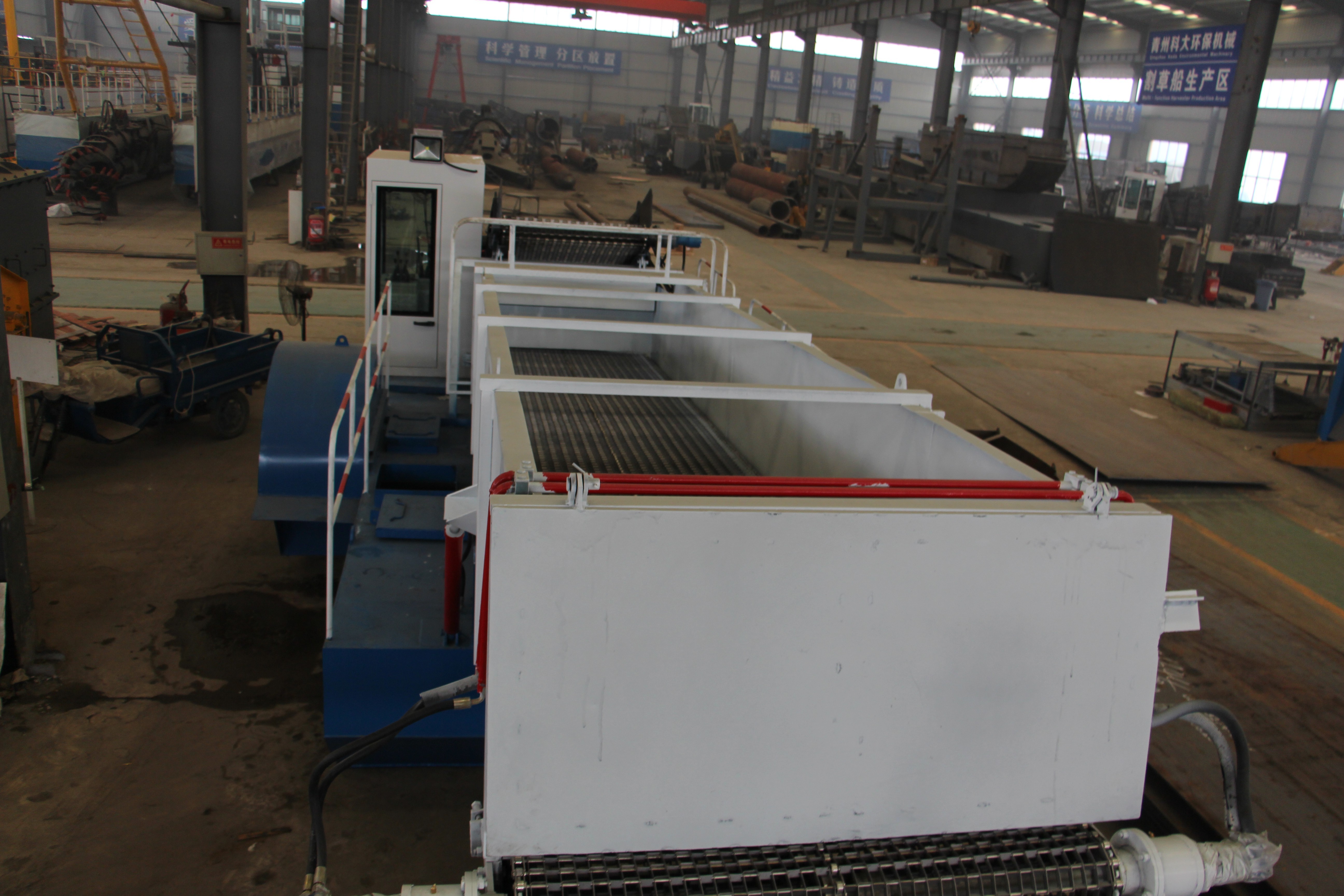 3000M2 Trash Skimmer Machines aquatic weed harvester reed water hyacinth harvesting in river/lake