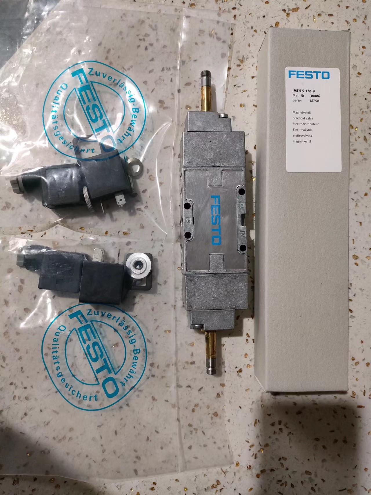 ISO Hydraulic Control Valve Pilot Operated Check Valve For Concrete Pump Truck