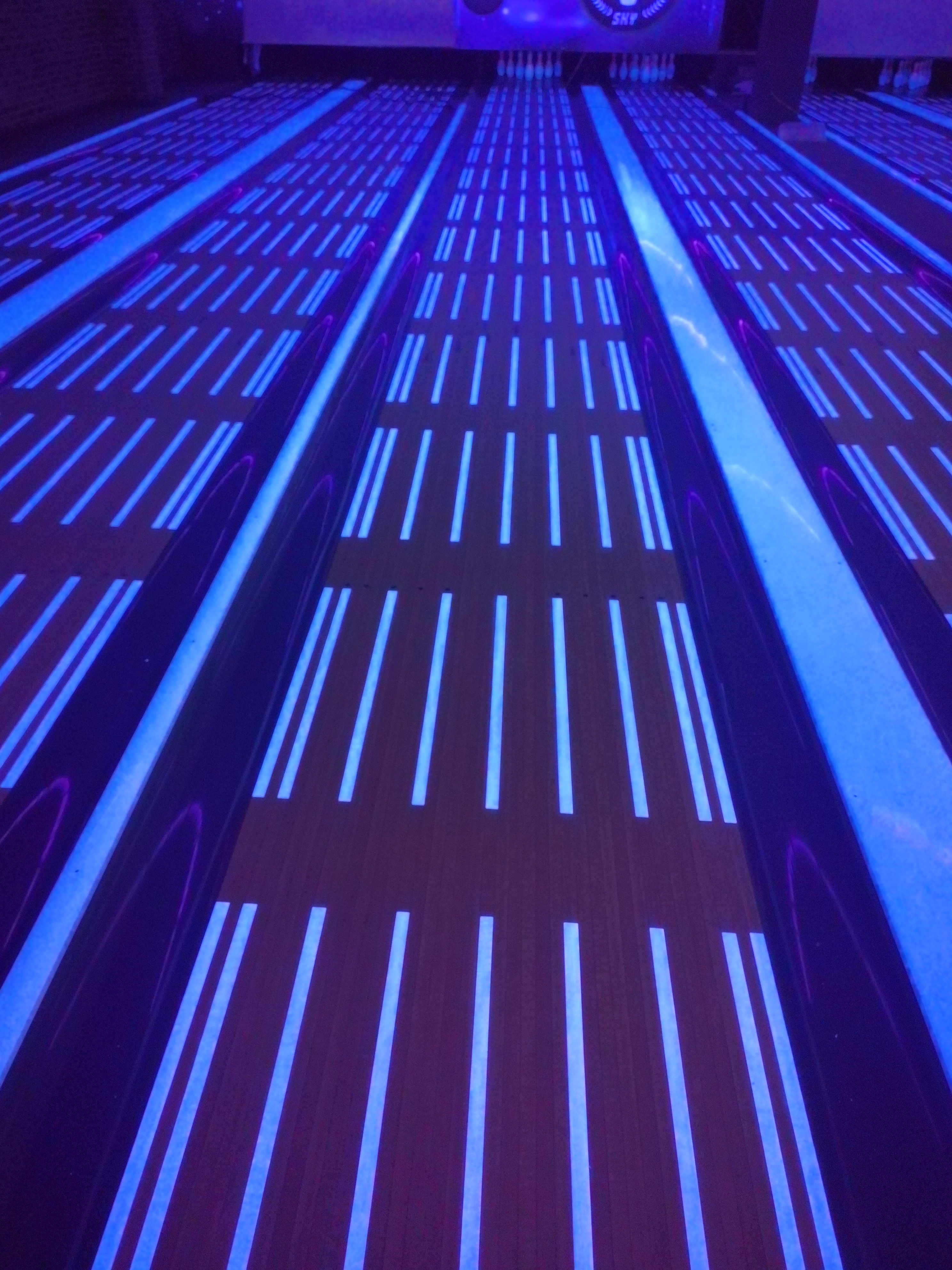 Bodybuilding Fitness High Reliability Bowling Lane Easy Install Glow Pattern And Thickness