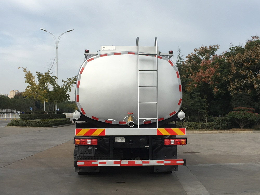 Shanxi Automobile 7000*2380*1660, 20 Cubic Meter Liquid Loaded Truck