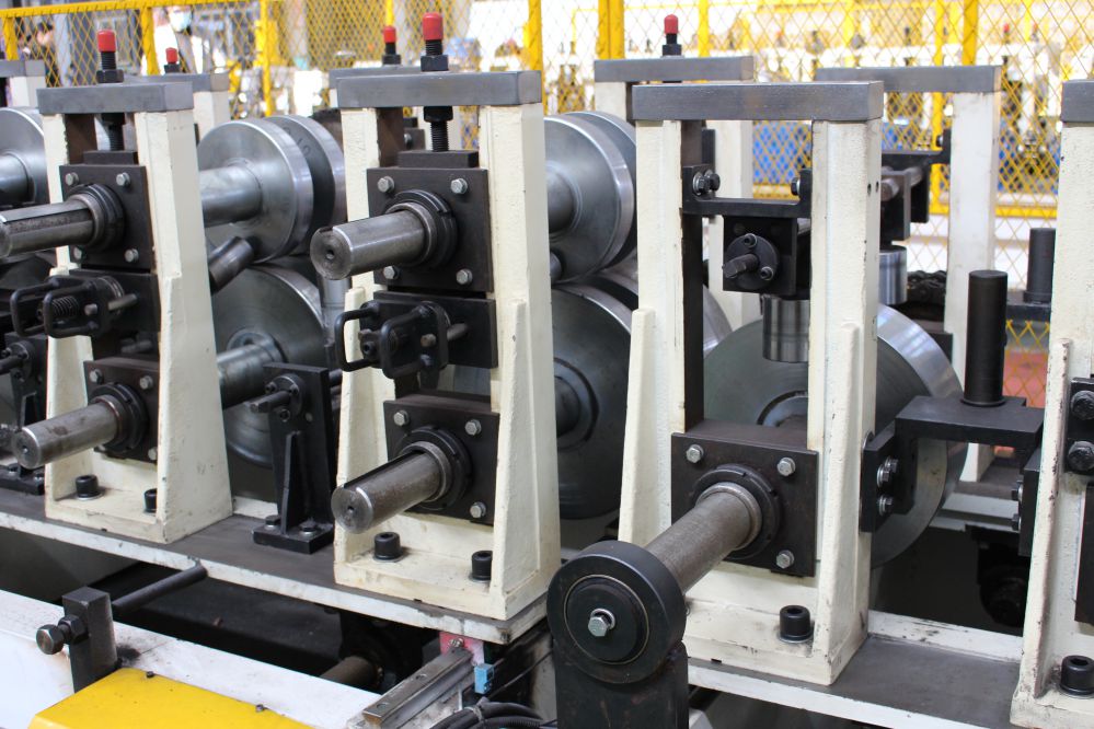 8Kg Z C Purlin Roll Forming Machine Full Automatic Steel Frame