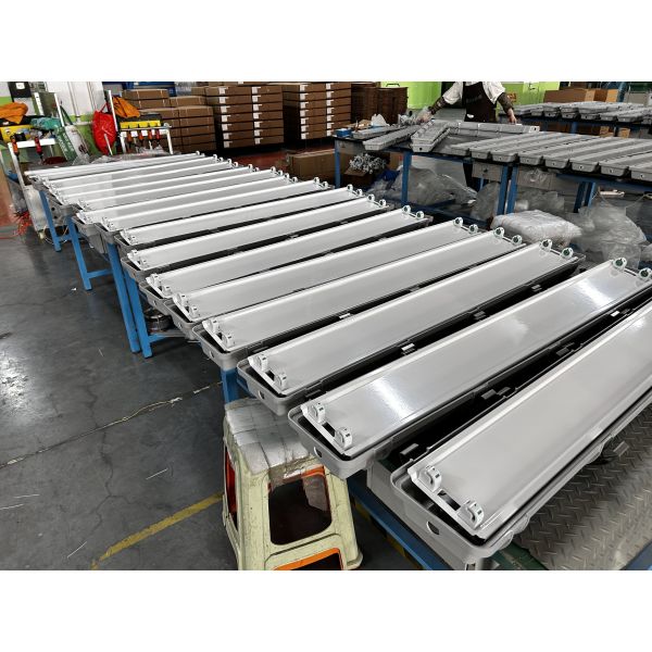 Openresty Server Explosion Proof Fluorescent Light The Best Choice for Hazardous