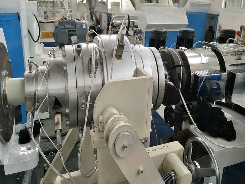 China Brand&prime; S HDPE Pipe Extrusion Machine