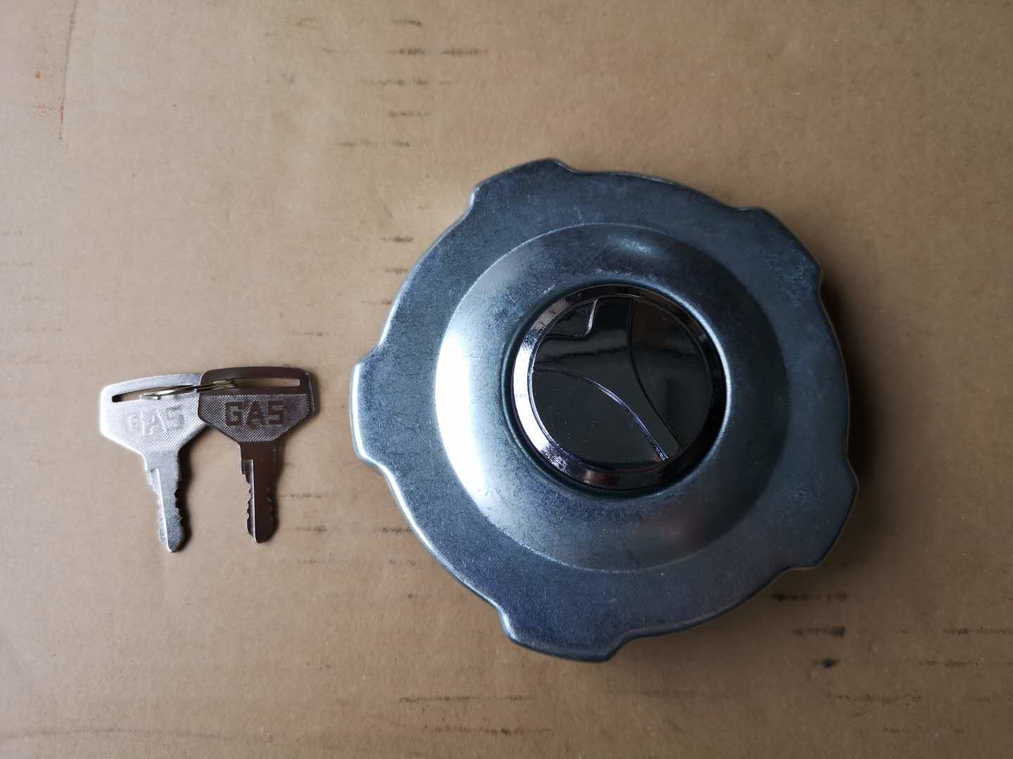 8981085950 ISUZU CXZ Parts Fuel Tank Cap With Lock / Key Round Pentagonal Glaze