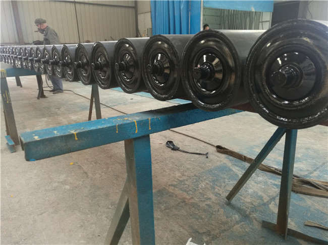 Baked Painting Industrial Steel Rollers 114mm Electric Roller For Belt Conveyor