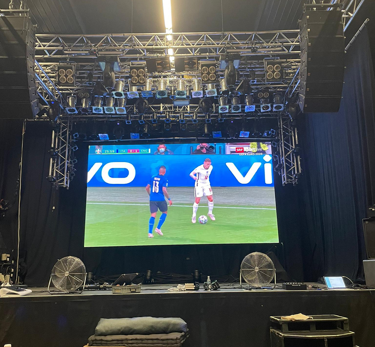 Carbon Fiber Rental LED Display Indoor P3.91 625-630nm High Brightness For Concert