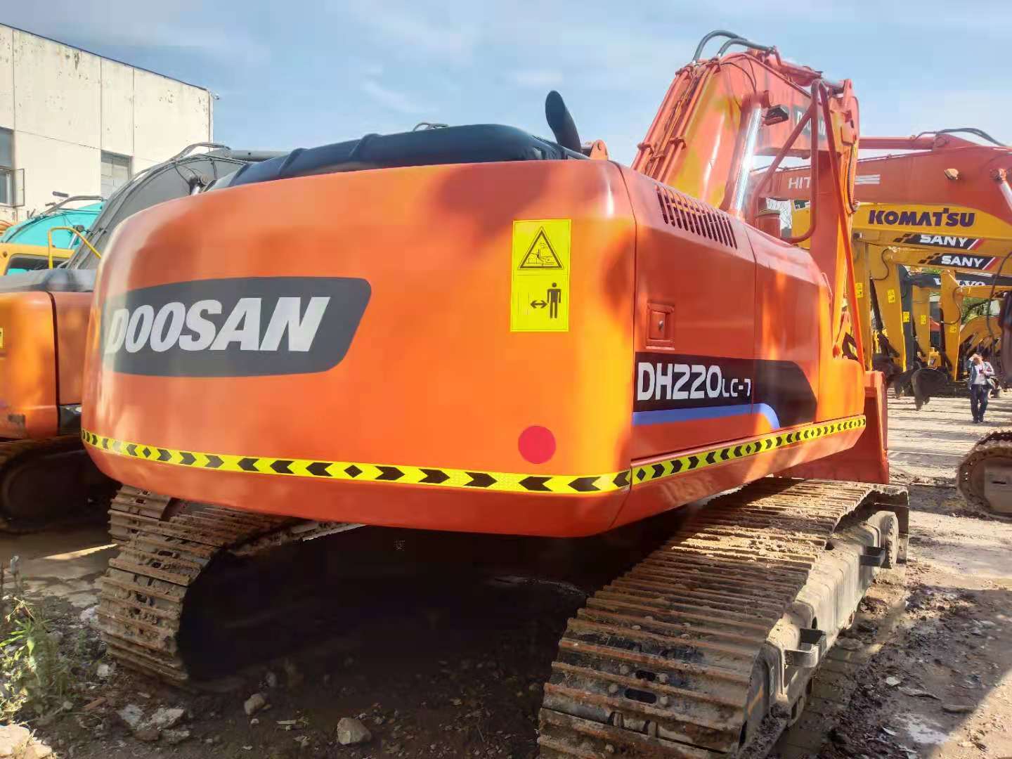 Doosan Hydraulic Excavator 10T 0.8m Bucket Capacity 22000KG Machine Weight 108KW Power