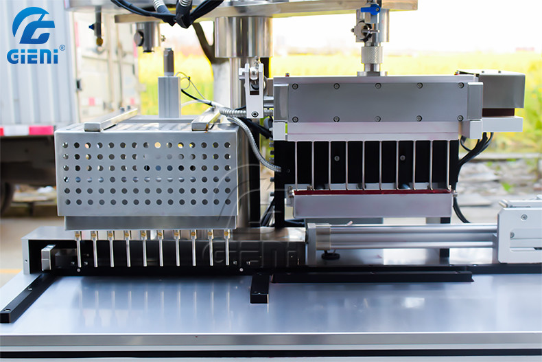 Preheating Type Lipstick Filling Machine With Twelve Nozzles SUS304 Material