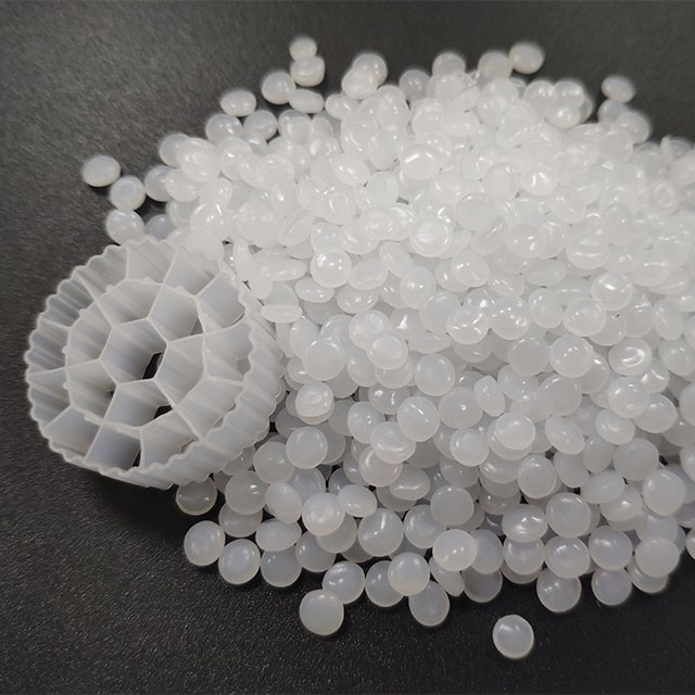 HDPE Kaldnes Filter Media For Ponds Biocells MBBR Technology Impact Resistance