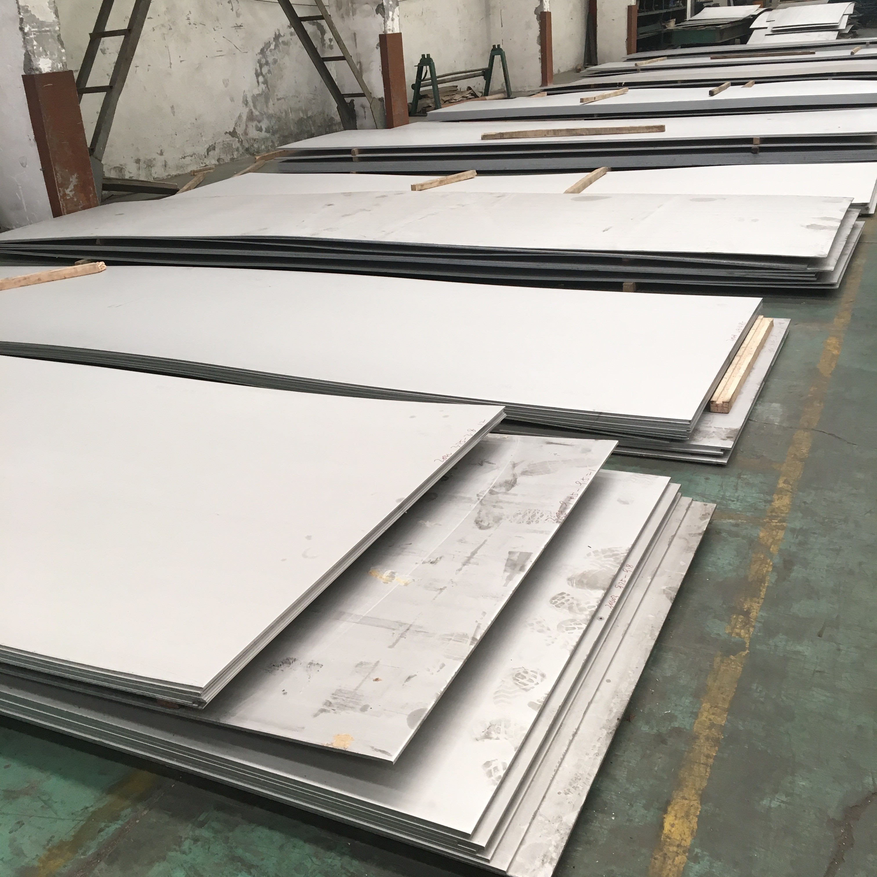304l Hot Rolled Stainless Steel Sheets Plate 150mm Mirror Polished