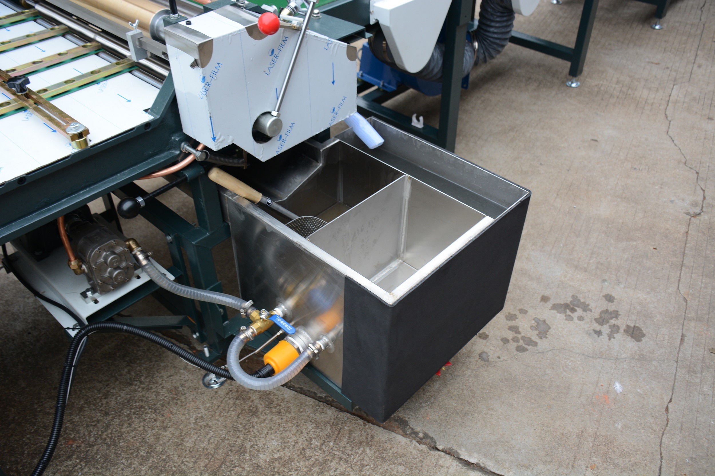  Automatic Gluing Machine / Manual Positioning Gluing Machine Manufactures