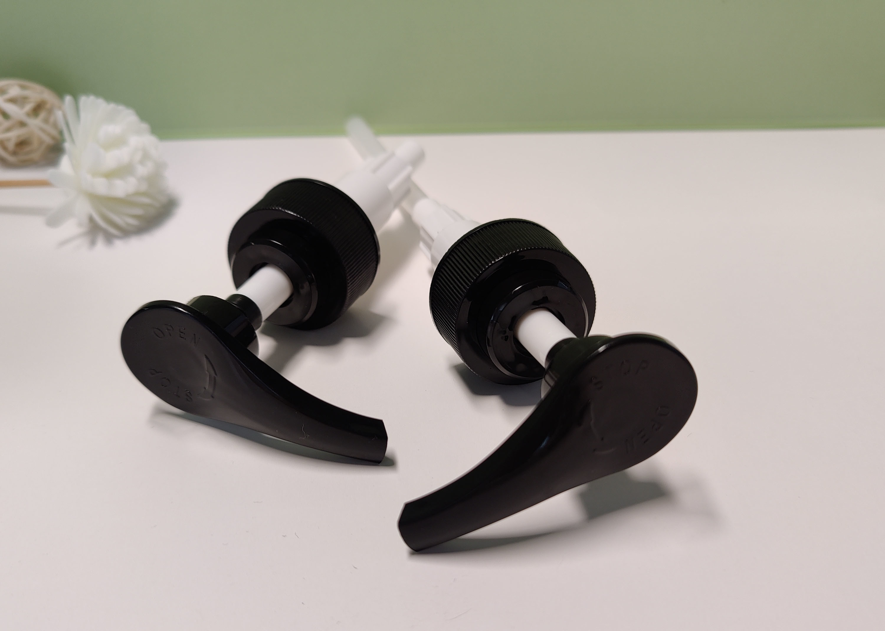 33mm Plastic Liquid 4cc Output Hand Dispenser Pump