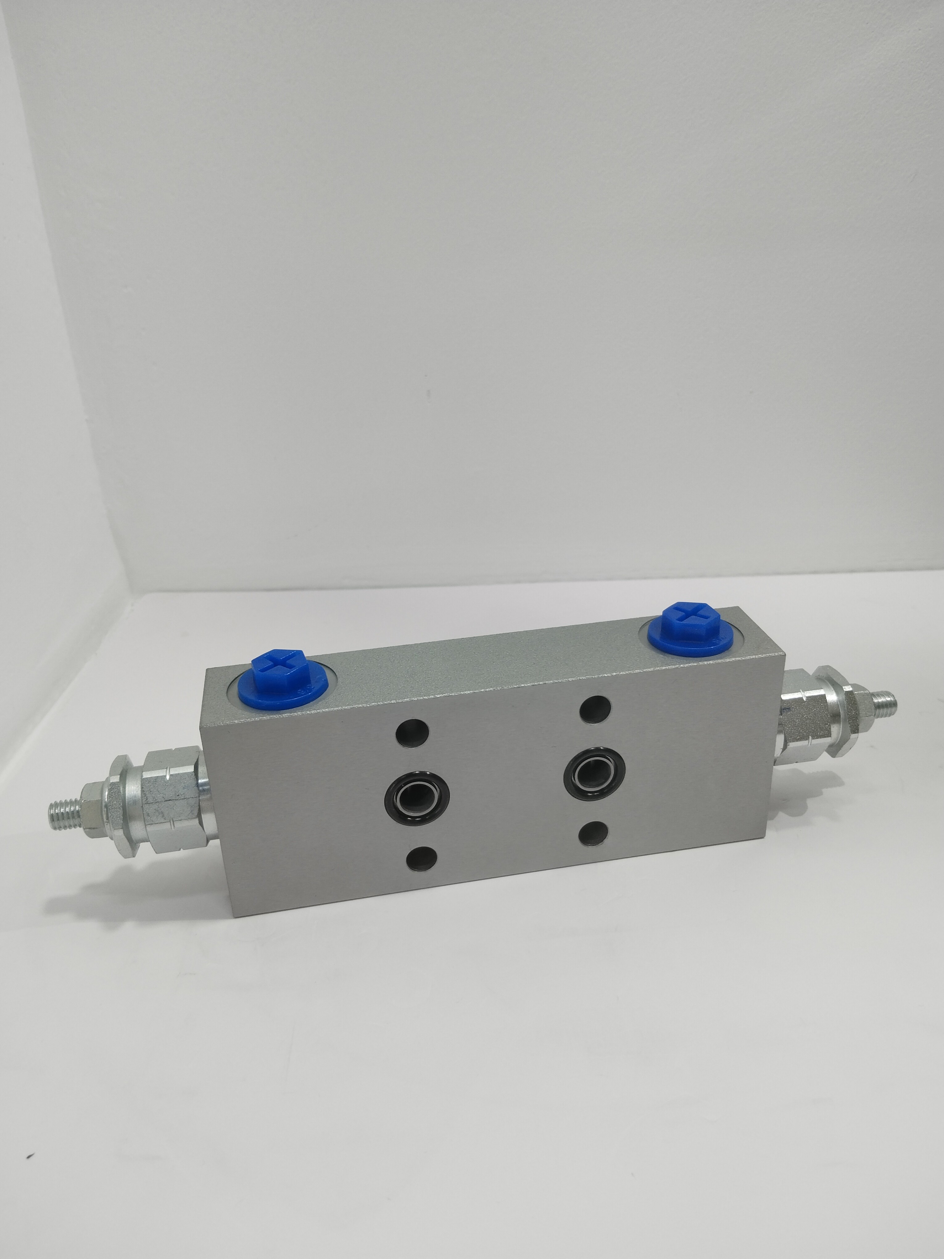High efficency VBCD-DE A two-position, six way Steel 350bar / 210bar Rated Pressure