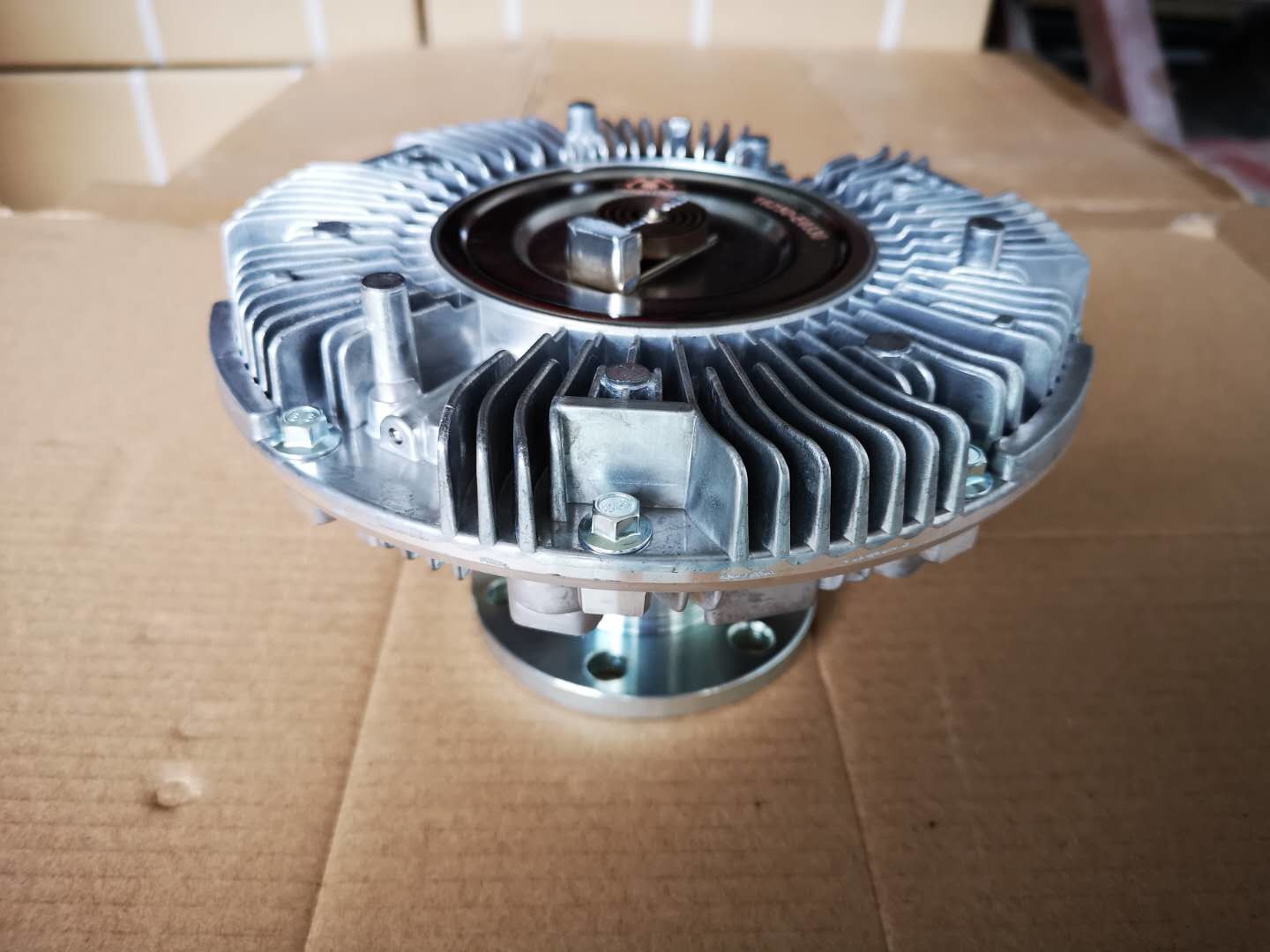 HINO700 P11C Engine Fan Clutch ISUZU Engine Parts 16250-E0330 Shell High Density Cast Aluminum