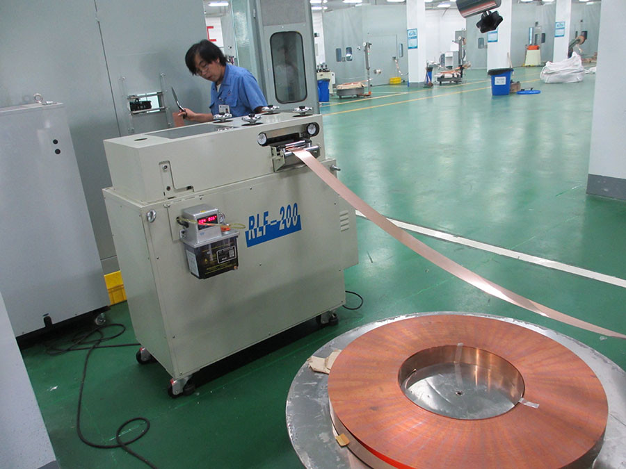 Automatic 16m/min Sheet Metal Straightener With Gear Motor For 245N Yield Strength