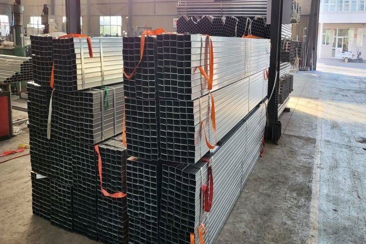 18" SCH 80 Carbon Steel Pipe / Black Hollow Section Square Tube