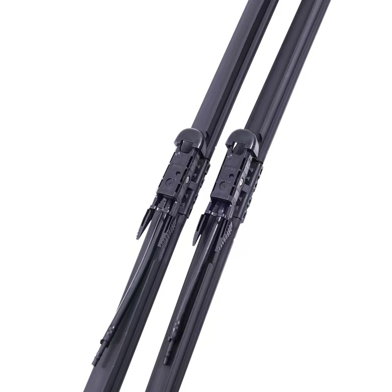 Mercedes Benz Water Spraying Windshield Wipers for Cold Weather Driving HEATTEC Technology