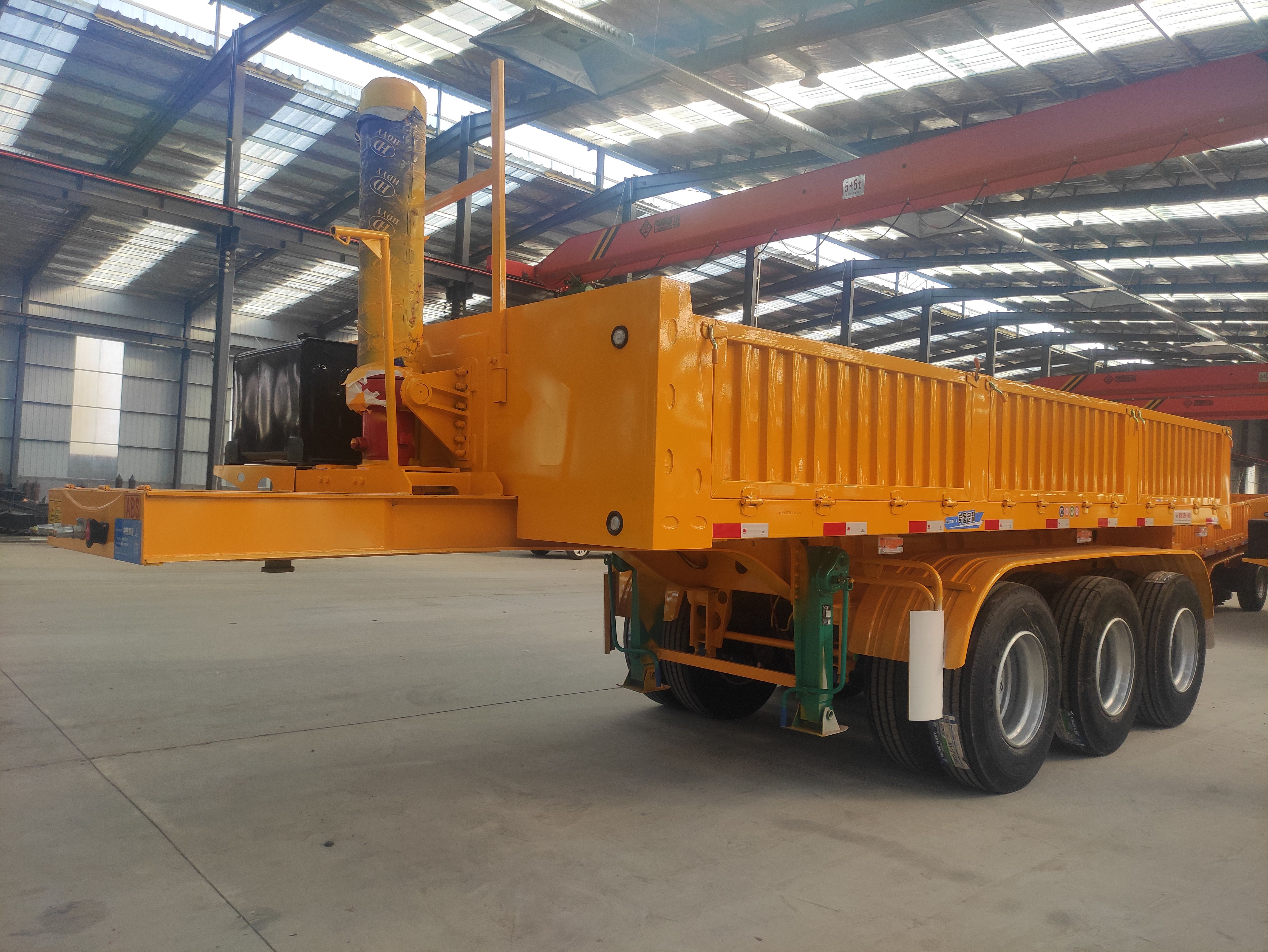 60T Rear Dump Trailer 3 Axle Hydraulic Cylinder Ending Tipper Semi-Trailer with Materials