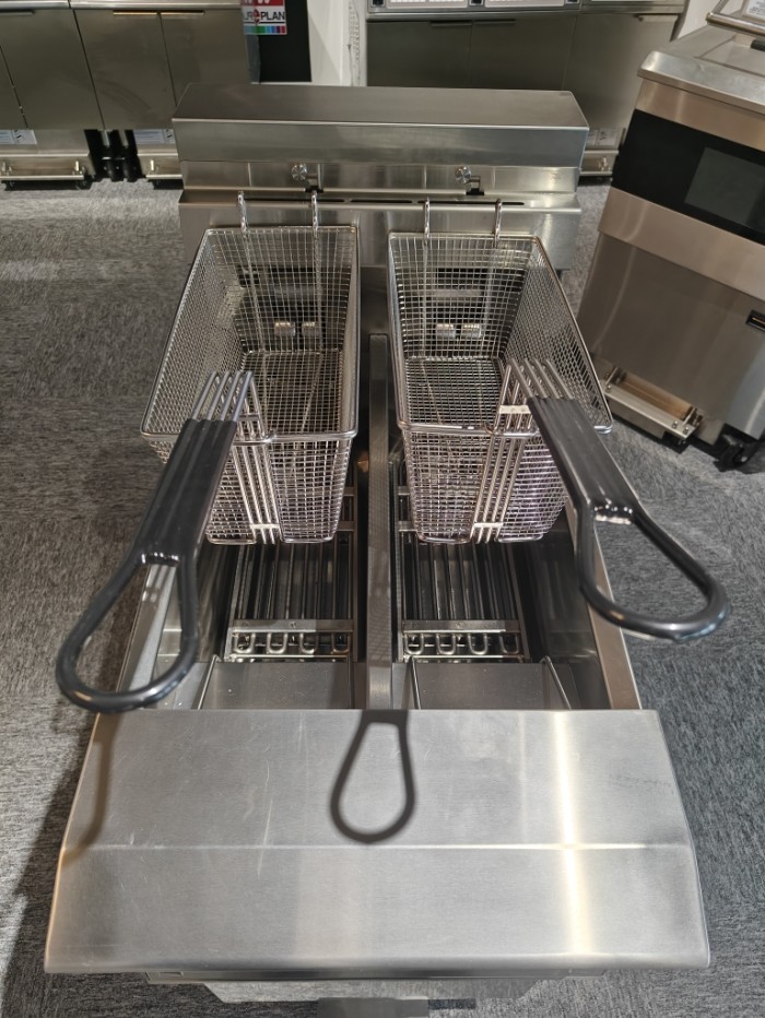 Two Pots Two Baskets 13L*2 Small Capacity Save Oil Electric Open Fryer With Oil Filtration