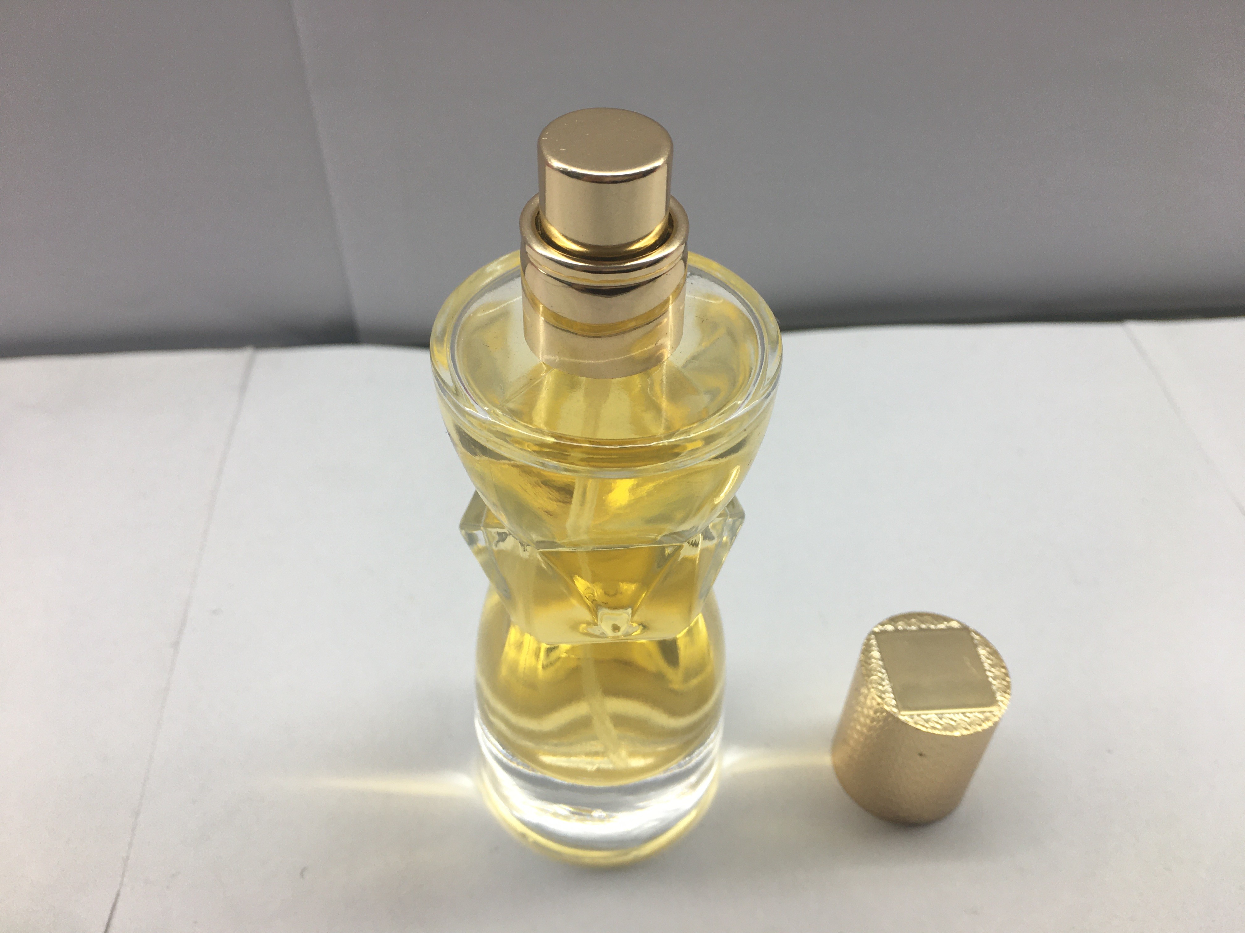 SGS ISO9001 MSDS Luxury Perfume Bottles Empty Container Atomizer