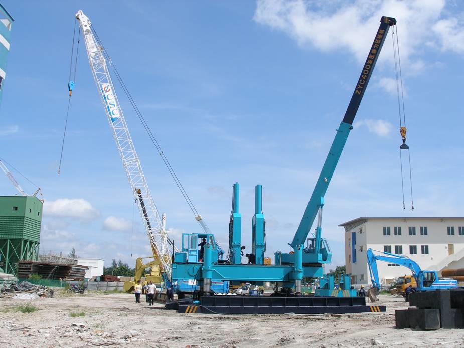 High Performance Hydraulic Piling Machine / Pile Foundation Equipment