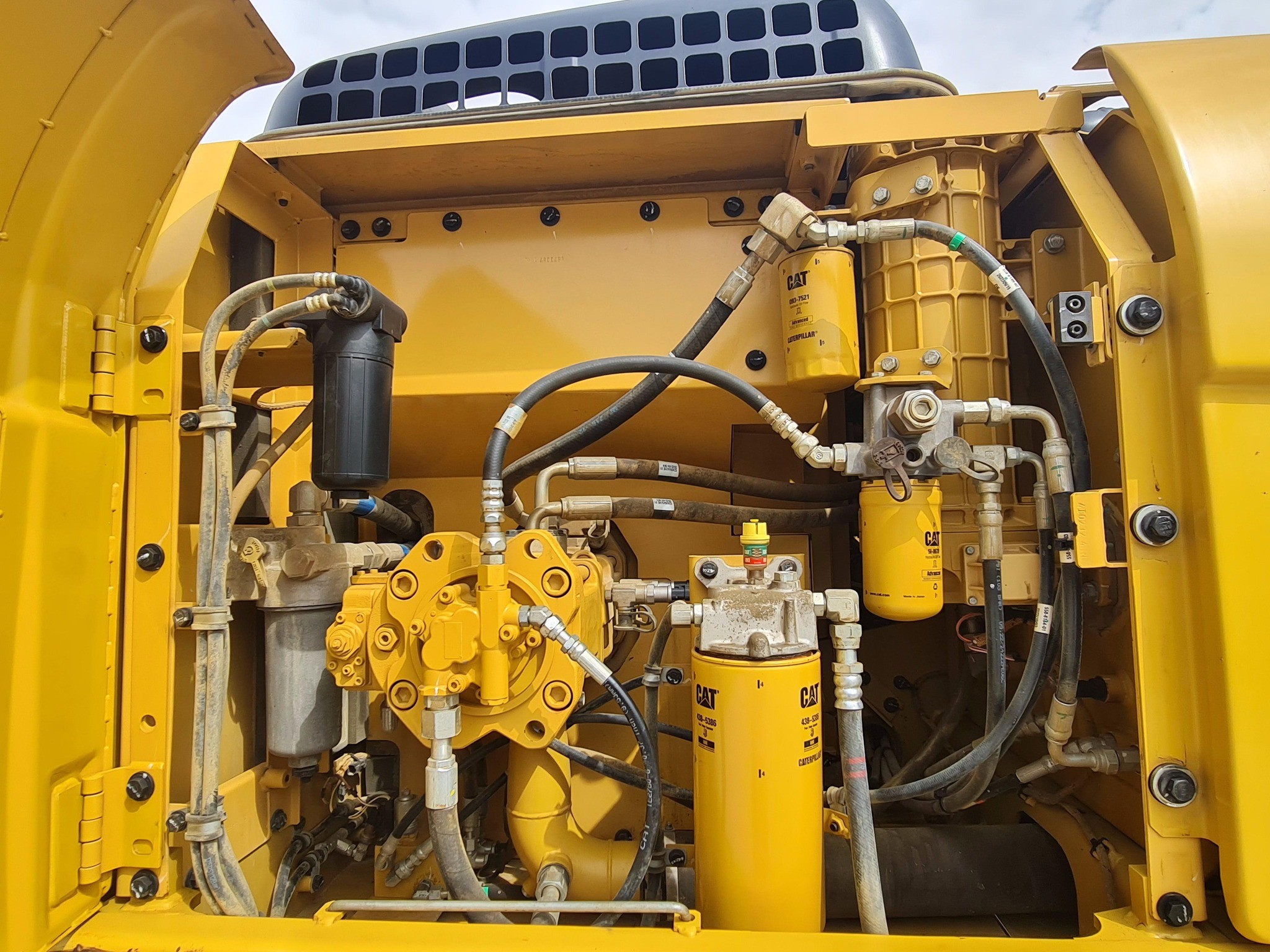 Used CAT 323 Heavy Excavators 23 Ton Municipal Engineering Original Secondhand Digger