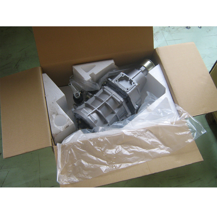 Transmission Assembly Gearbox for Toyota LCV Europe Truck Hilux Pickup 4x2