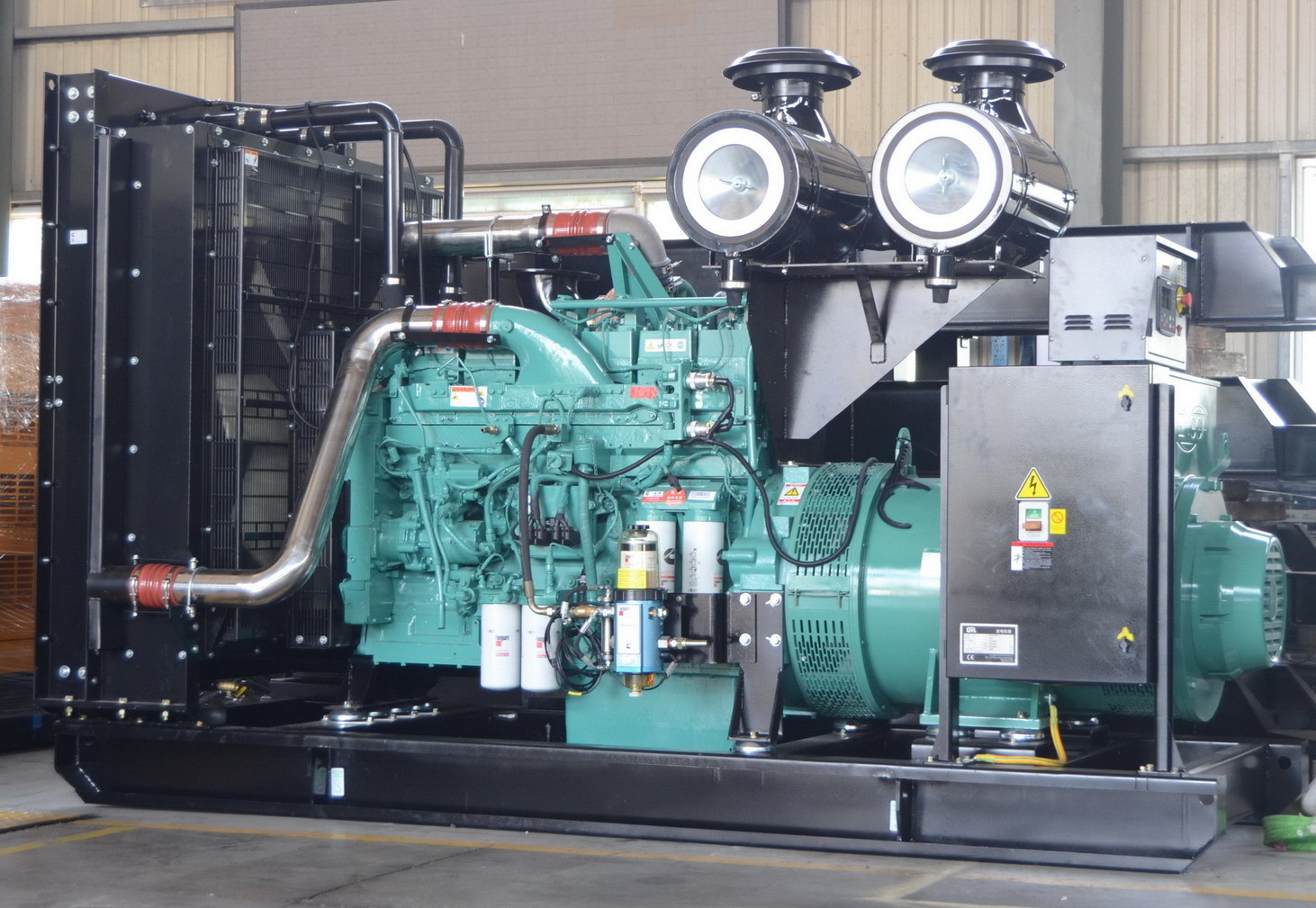 Heavy Duty Portable 500KVA 400KW Diesel Generator With Cummins Power Generator