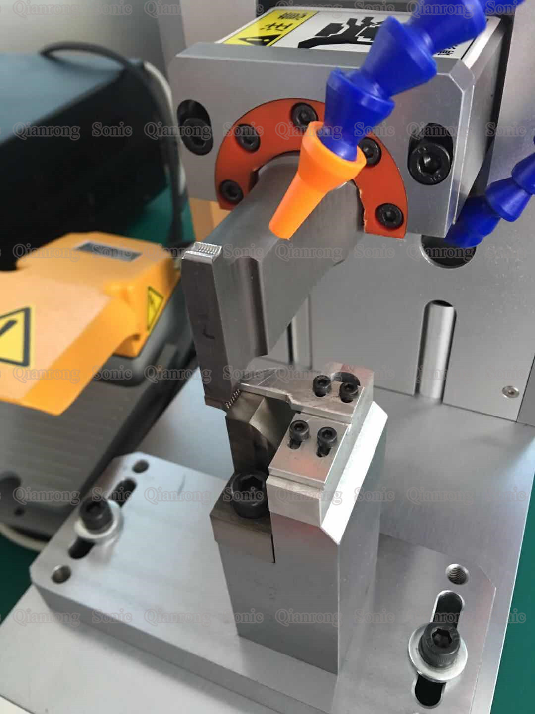 Non Fragile Metal Properties Ultrasonic Welding Machine 20khz High Power Low Resistivity
