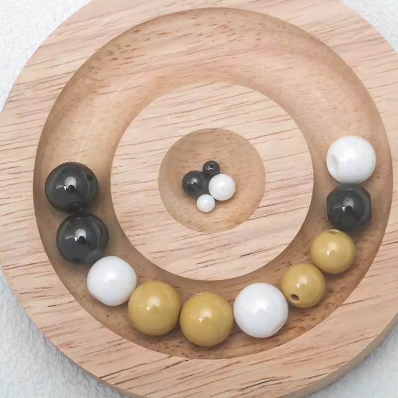 Customized Wholesale Wooden Holder for Jewelry Bracelet Beautiful Display