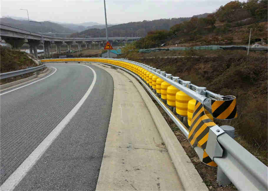 Rolling Guardrail Barrier Highway Safety Guardrail EVA Rotating Anti-Collision Pier