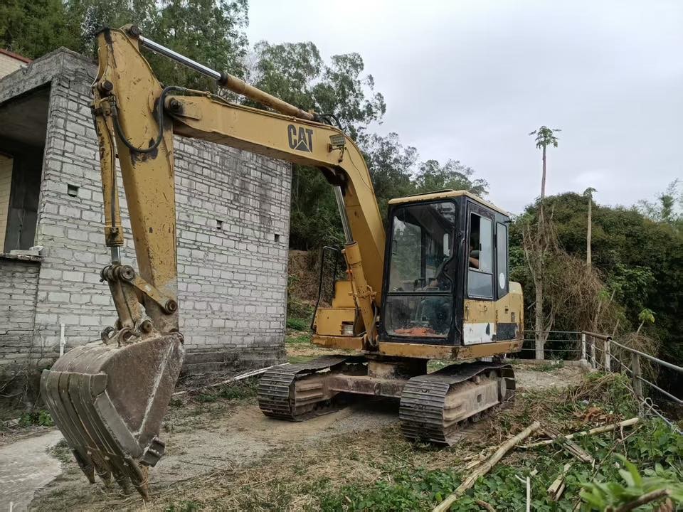 7Ton Mini Used CAT Excavators E70B Earth Moving Machine Equipment