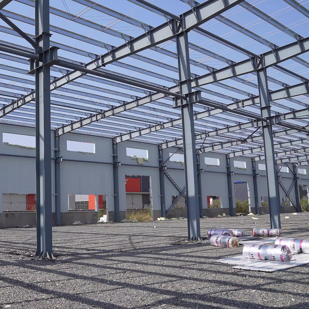 Q235 Construction Pre Fabricated Steel Buildings With Sandwich Panel Roof Cladding