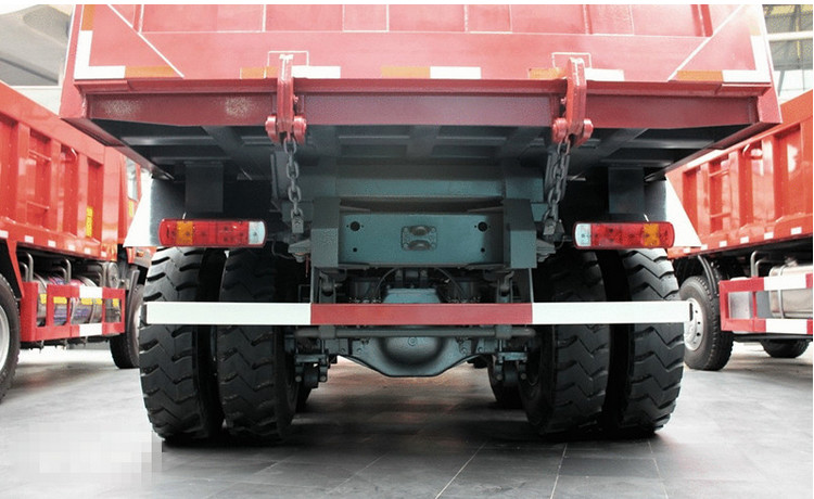 SINOTRUK HOWO 420 Hp Heavy Duty Dump Truck / Mining Dump Truck 70 Ton Loading Capacity