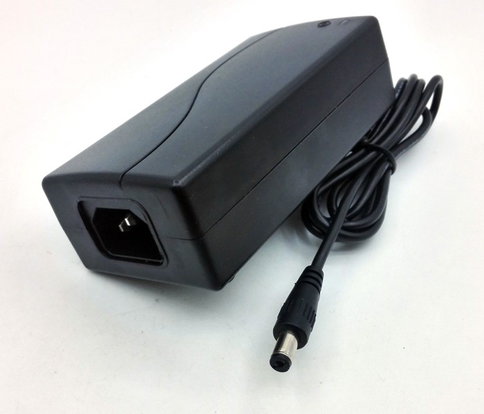 switching power supply with UK power cord Power adaptor 12 v 5 Amp desktop power supply led light strip LVD cctv