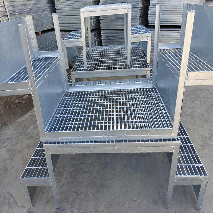 Oil Equipment Platform Serrated Galvanized Steel Grating 304/30/100
