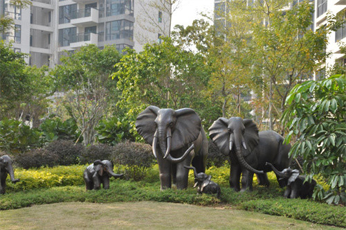 Fiberglass Garden Animal Sculptures Decorative Stone Elephant Garden Statue
