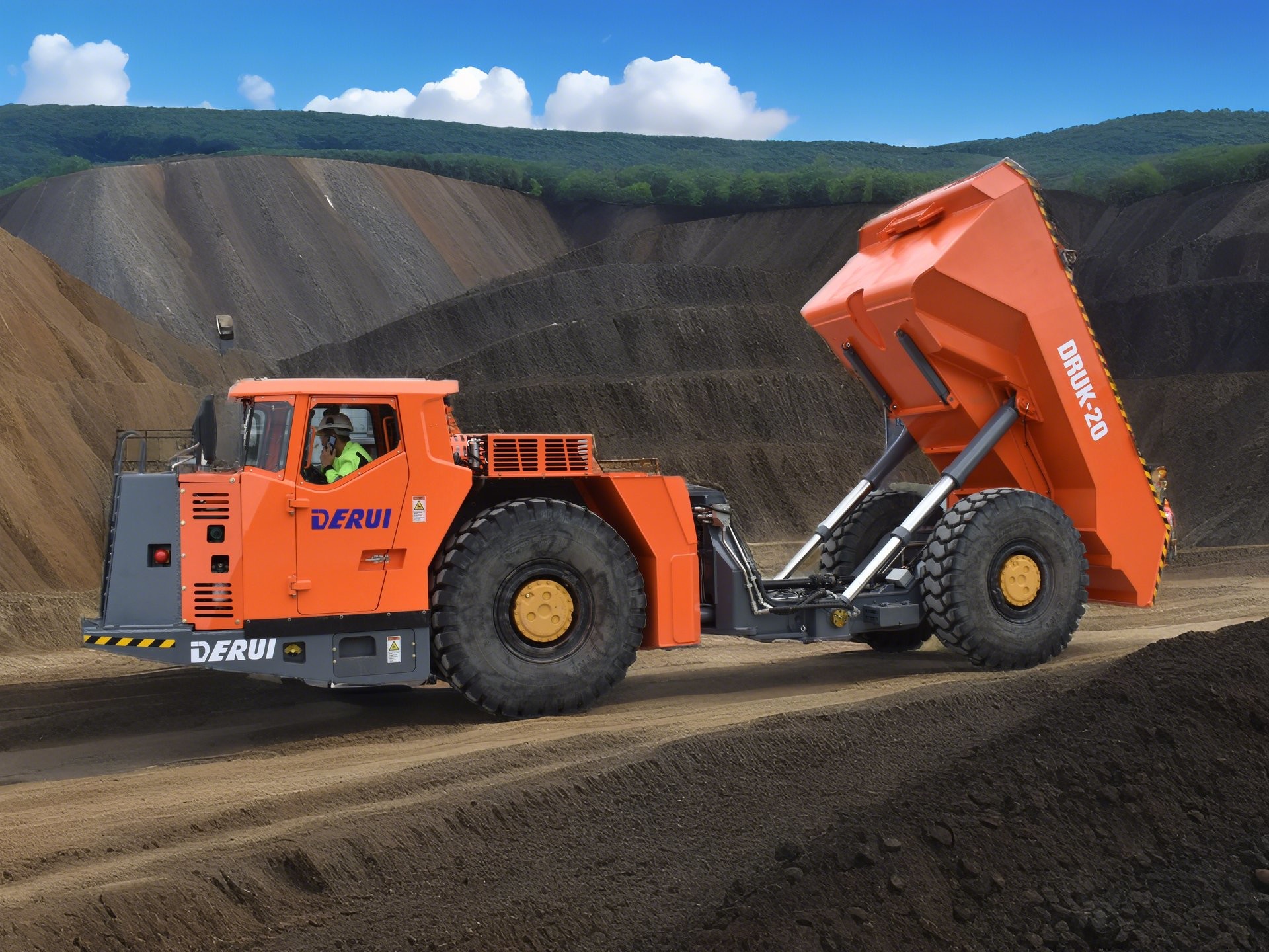 BIG DUMP TRUCK 20 TONS Underground Mining Usage 10 Cube Bucket Customized Brand