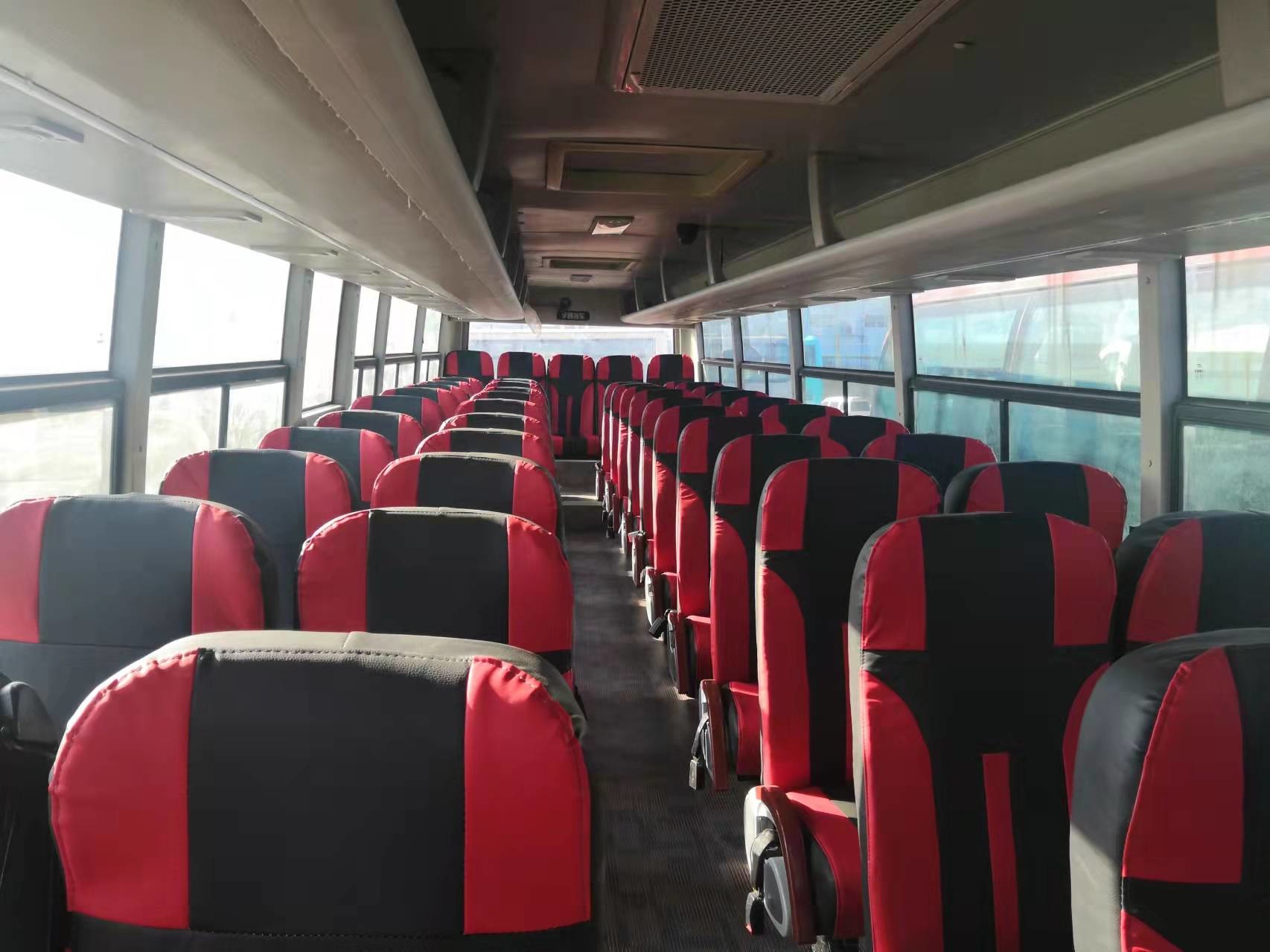 Used Tour Bus Front Engine Yutong 53-65seats Right hand drive Yuchai engine ZK6116D
