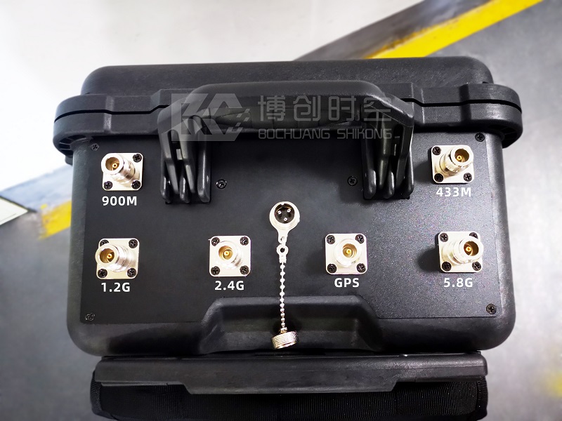 Pull rod box UAV driving equipment 433MHz / 915MHz / 1.2g/2.4g/5.8g multi band UAV jammer 500-1500m drives away UAV