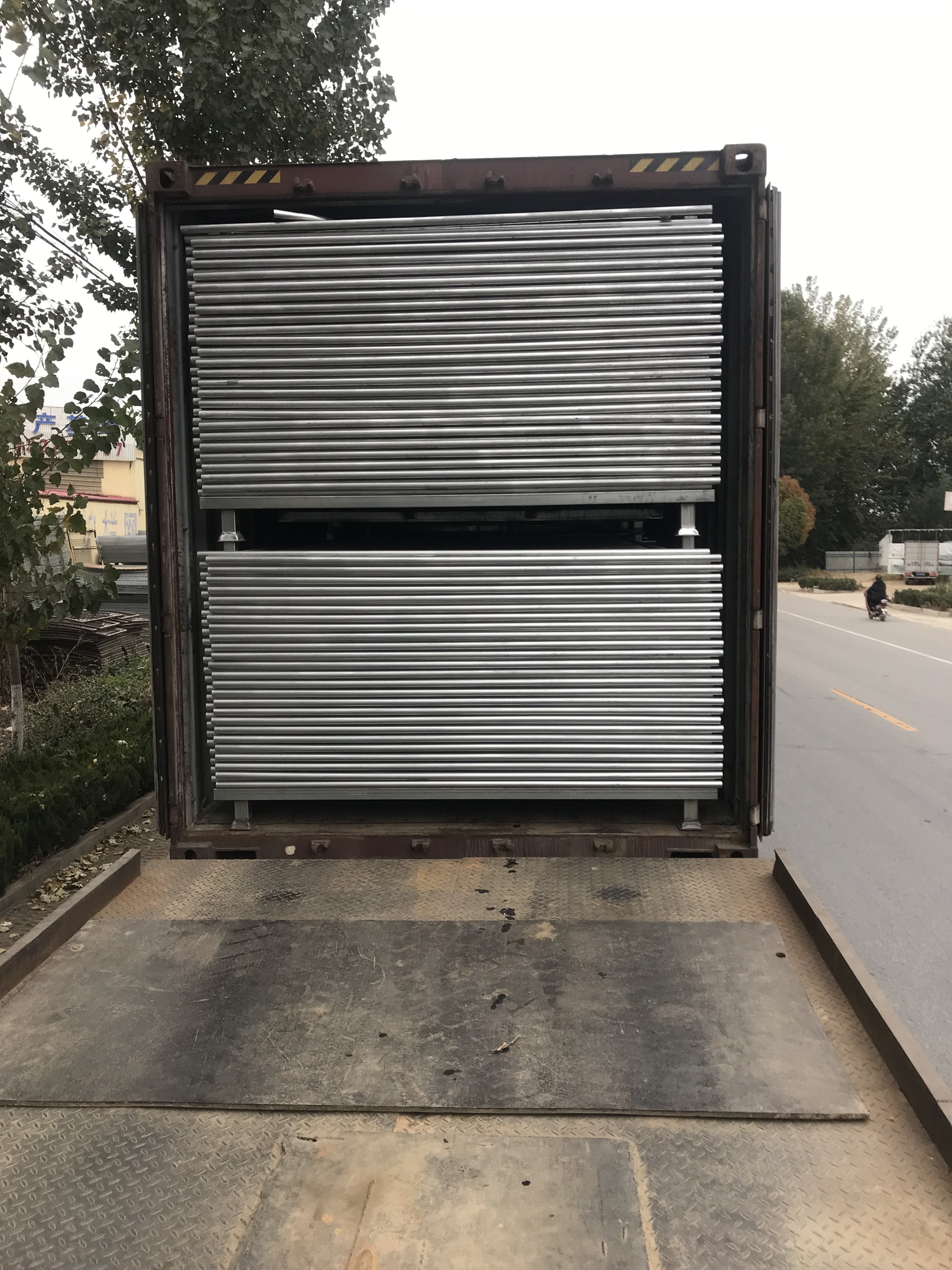 New Zealand Nelson OD 40mm temporary fencing panels x 1.80mm wall thick 2.1mx2.4m width Mesh 60mm x 150mm