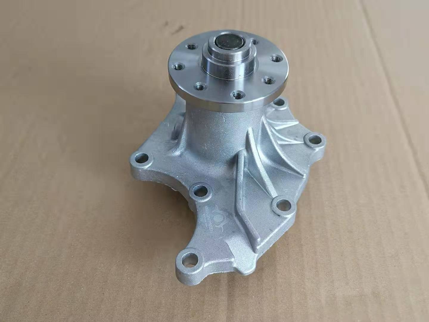 Aluminum ISUZU Water Pump 8971233302 For 4J Series Diesel Engine ORIGIN PARDS