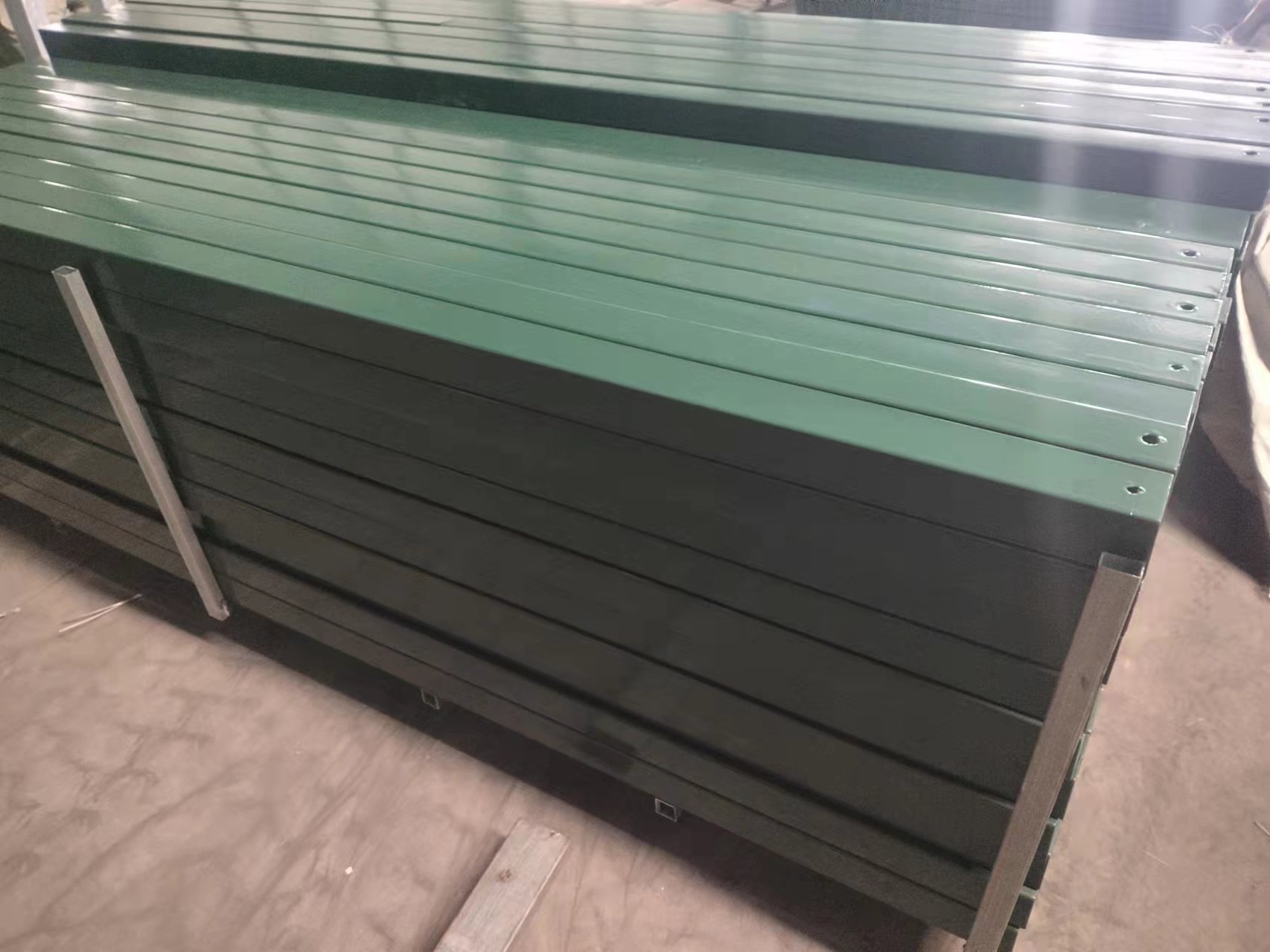 curved mesh fence post