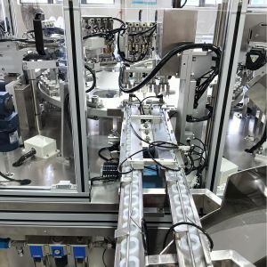  Automated assembly machine for laundry lids, servo-driven, adjustable equipment according to customer requirements Manufactures