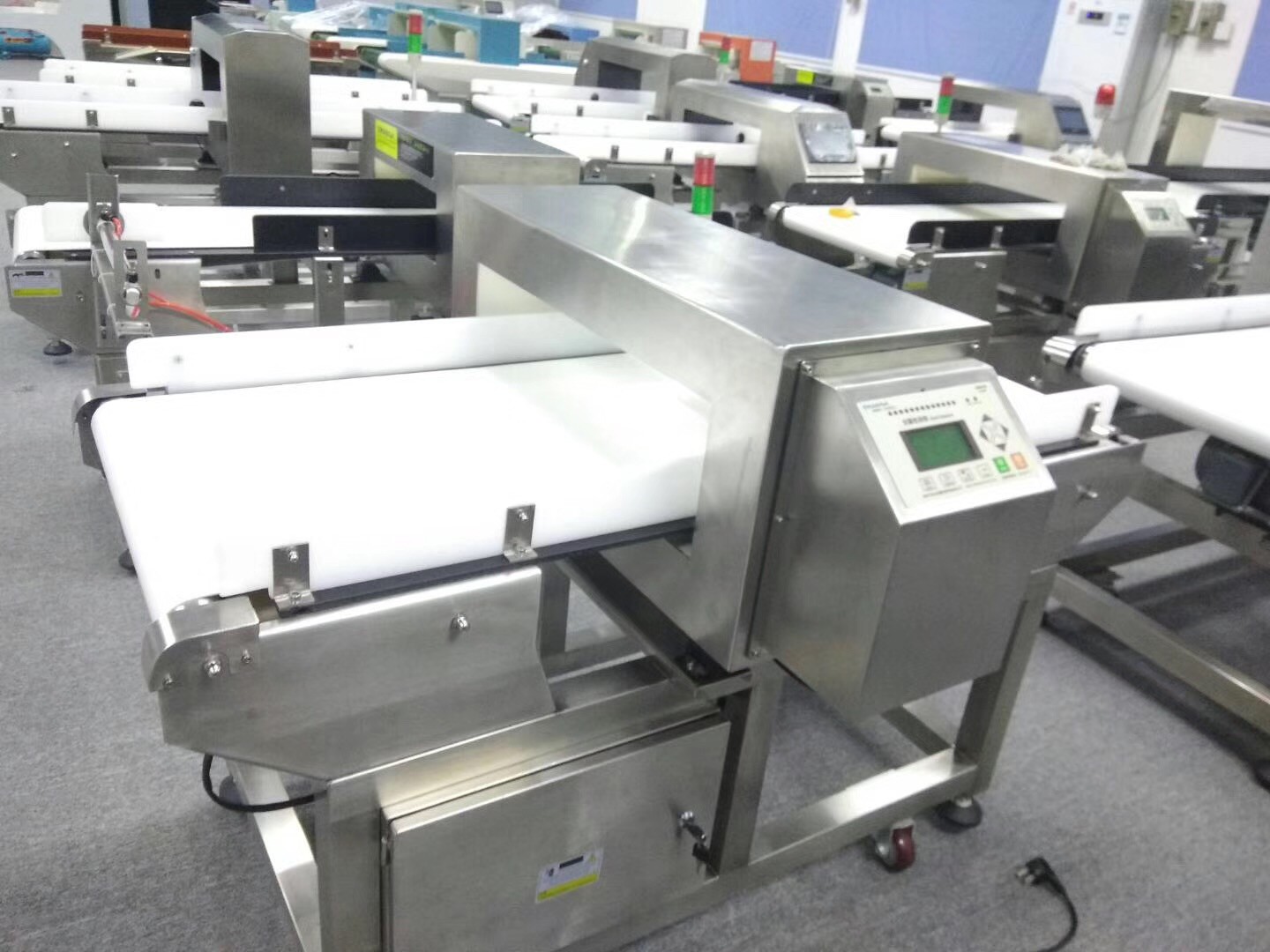 220V 50HZ Food Grade Metal Detector With D Touch Screen And 304 Stainless Steel