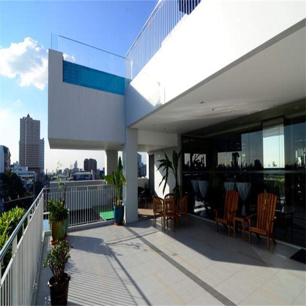 Acrylic Sheet Perfect Choice for Customized Swimming Pools and Customer's Demand